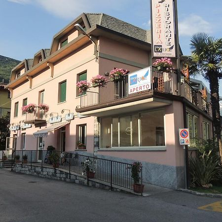 Albergo Lario 게라 라리오 외부 사진